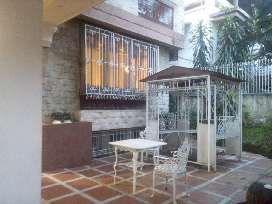 Big House In Quezon City Маніла Екстер'єр фото