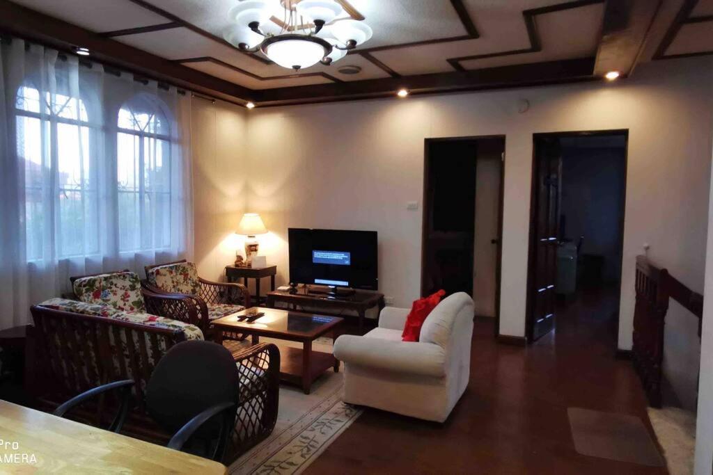 Big House In Quezon City Маніла Екстер'єр фото