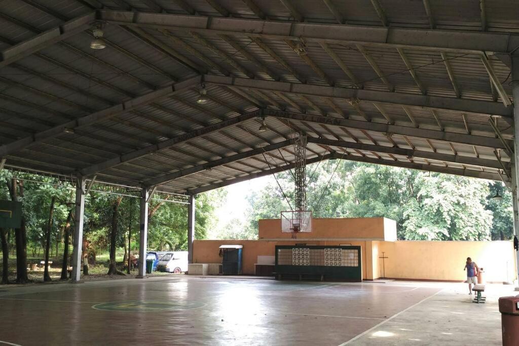 Big House In Quezon City Маніла Екстер'єр фото