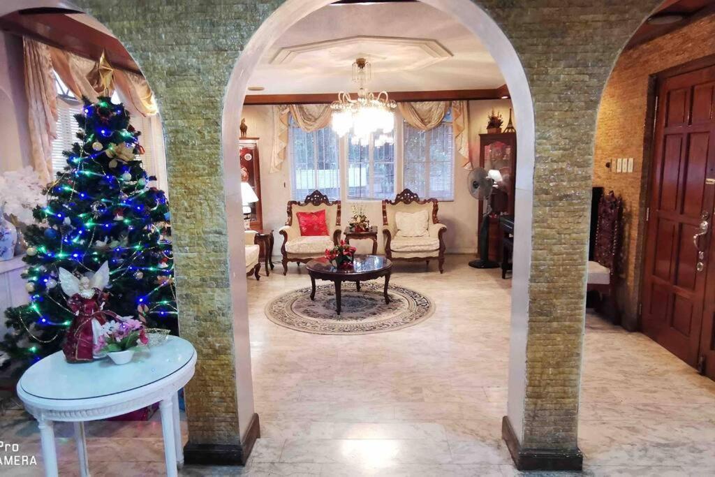 Big House In Quezon City Маніла Екстер'єр фото