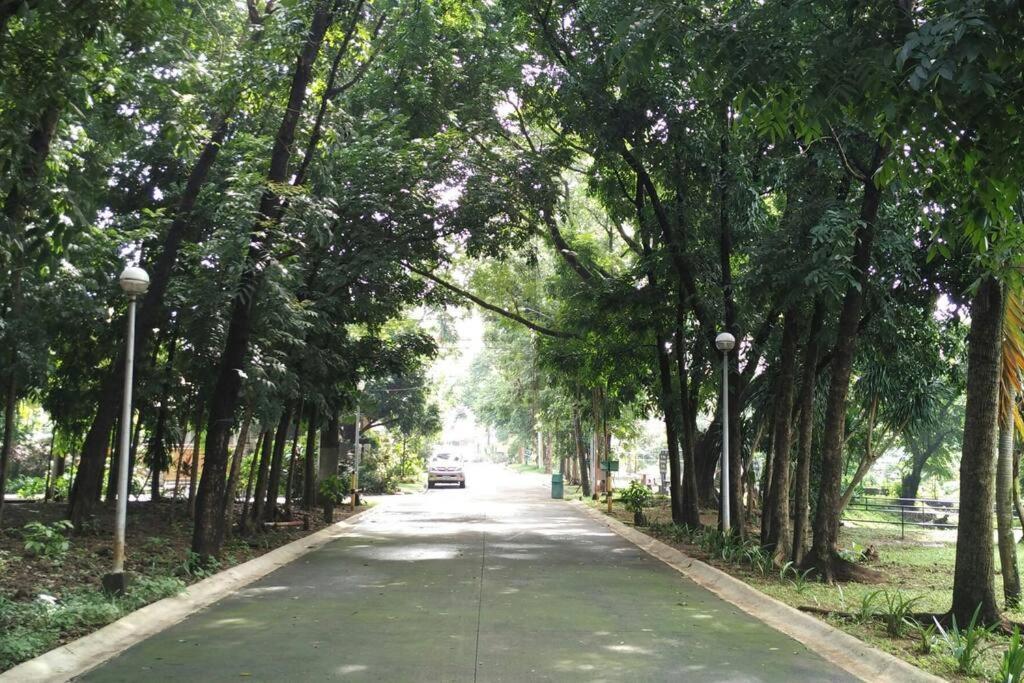 Big House In Quezon City Маніла Екстер'єр фото